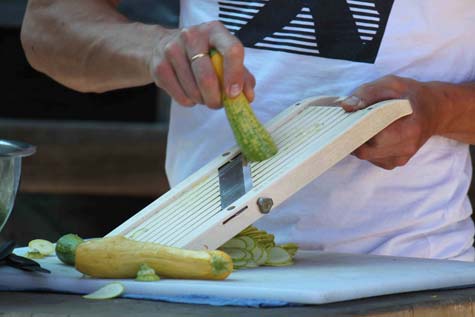 slicing squash