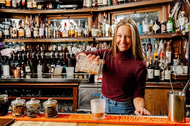 Blythe Dumitru, bartender at Pignic Pub & Patio, prepares a non-alcoholic cocktail. Photo by Josiah Hassler