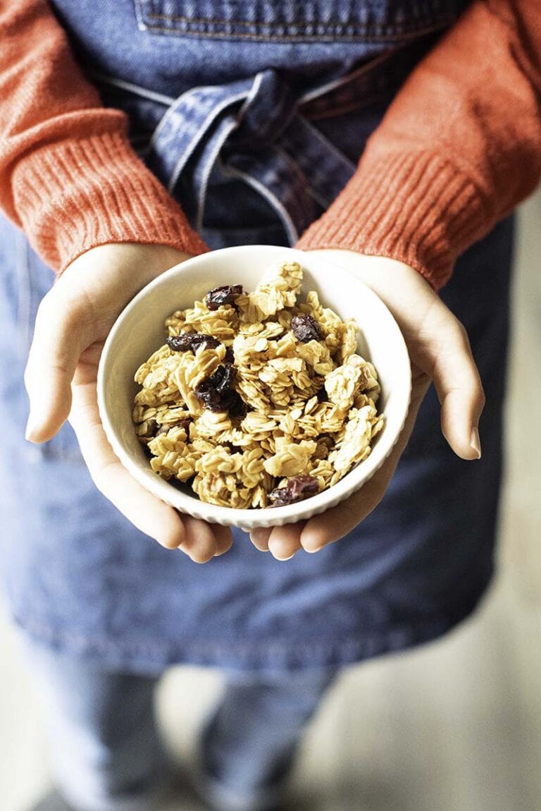 Finished granola / Faded Apron